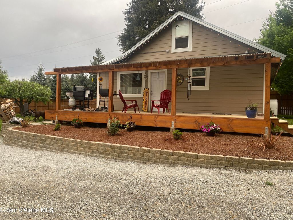 Photo of 5898 Main St, Bonners Ferry, ID 83805 (MLS # 26-538)