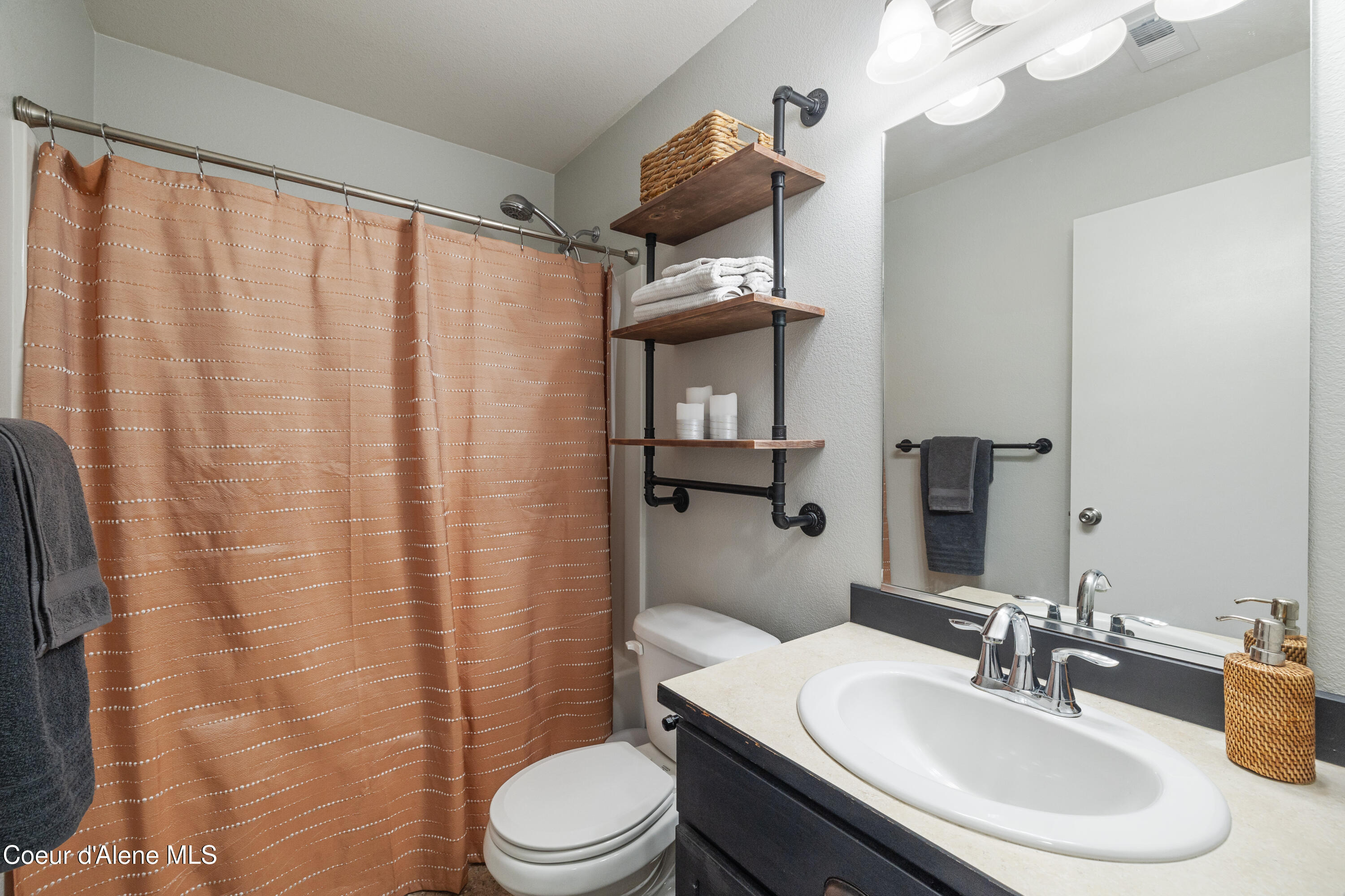 Coeur d'Alene, Idaho 83815, United States, 2 Bedrooms Bedrooms, ,2 BathroomsBathrooms,Residential,Active,106398