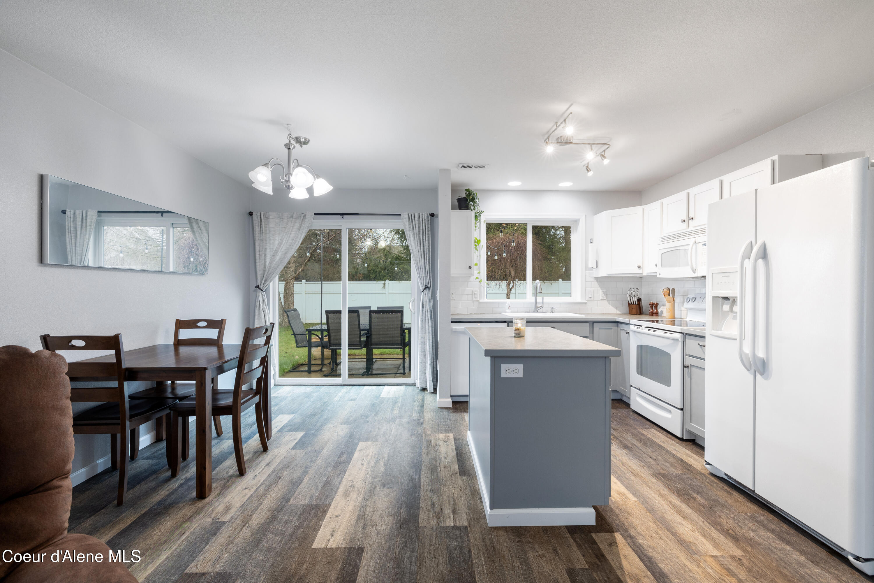 Coeur d'Alene, Idaho 83815, United States, 2 Bedrooms Bedrooms, ,2 BathroomsBathrooms,Residential,Active,106398