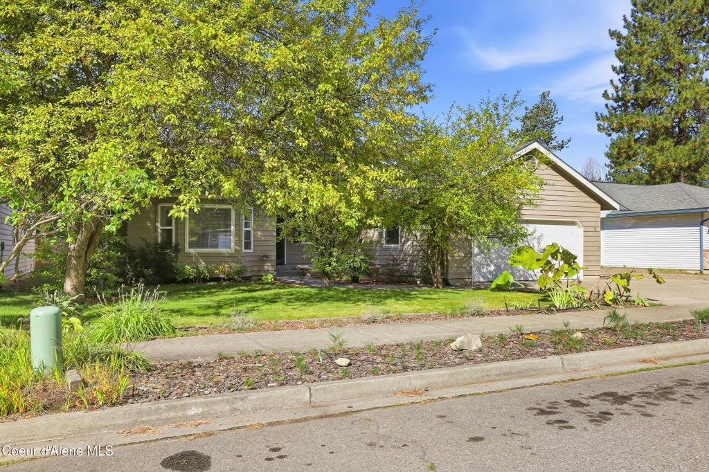 Photo of 6309 Pinegrove DR, Coeur dAlene, ID 83815 (MLS # 26-9522)