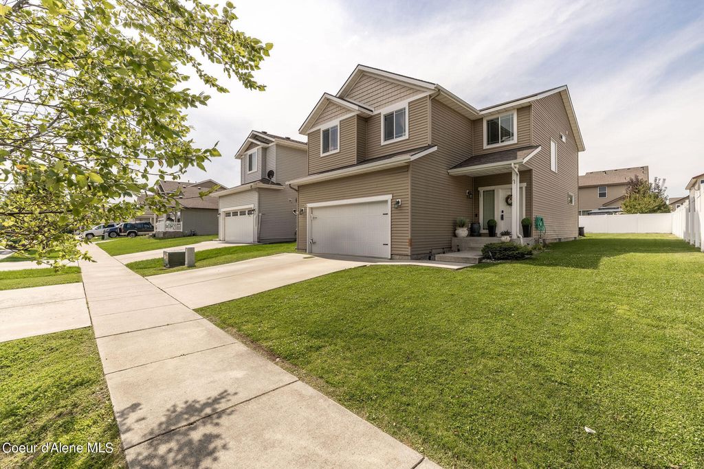 Photo of 8247 WOODWORTH St, Post Falls, ID 83854 (MLS # 25-10255)