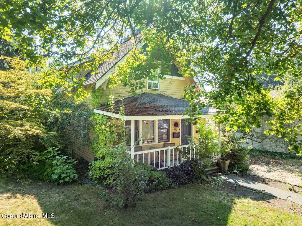 Photo of 718 GOVERNMENT Way, Coeur dAlene, ID 83814 (MLS # 25-9045)