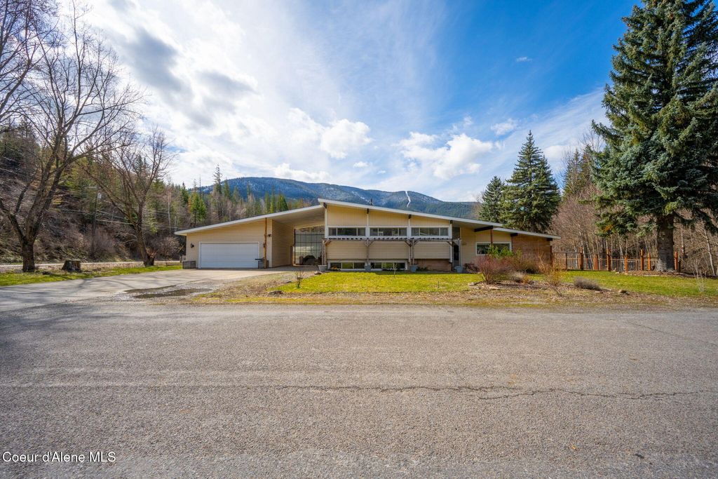 Photo of 9 Margaret Ave, Kellogg, ID 83837 (MLS # 26-3057)
