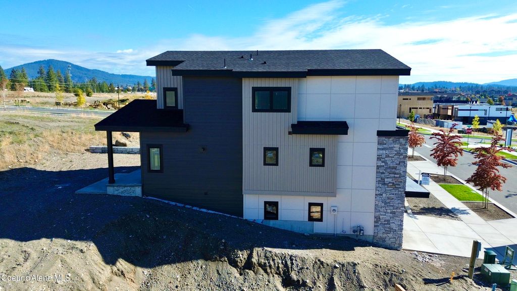 Photo of 2629 Lumber Ln, Coeur dAlene, ID 83814 (MLS # 25-10487)