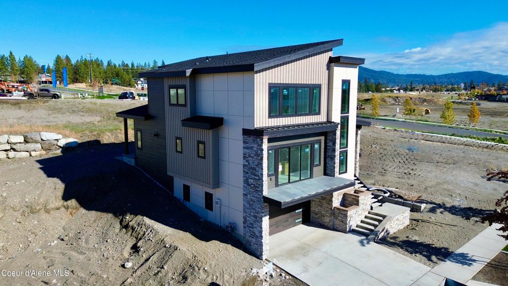 Photo of 2629 Lumber Ln, Coeur dAlene, ID 83814 (MLS # 25-10487)