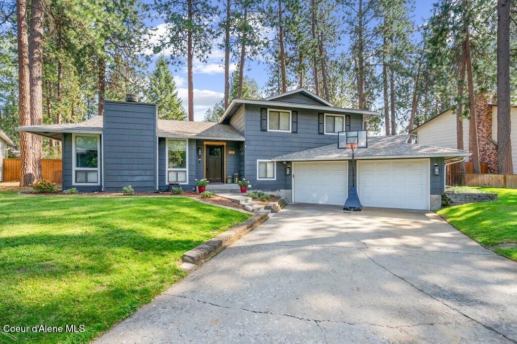 Photo of 413 FOREST GLEN Glen, Post Falls, ID 83854 (MLS # 25-10085)