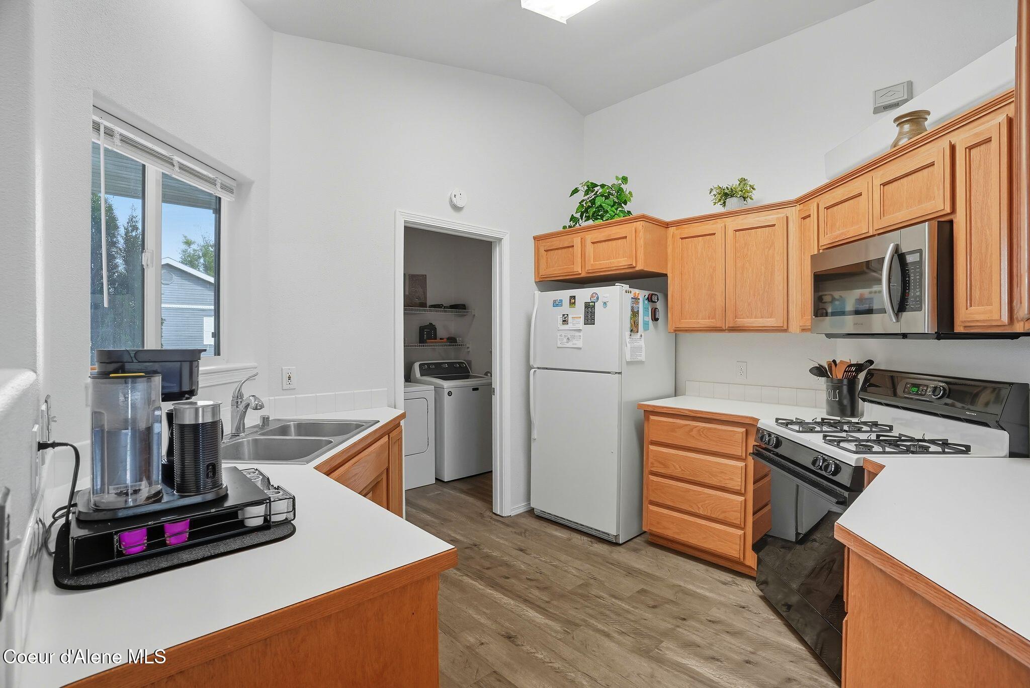 Coeur d'Alene, Idaho 83815, United States, 2 Bedrooms Bedrooms, ,1 BathroomBathrooms,Residential,Active,219690