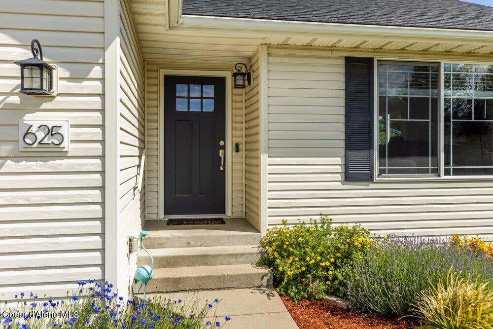 Photo of 625 Bushwood AVE, Coeur dAlene, ID 83815 (MLS # 26-5943)