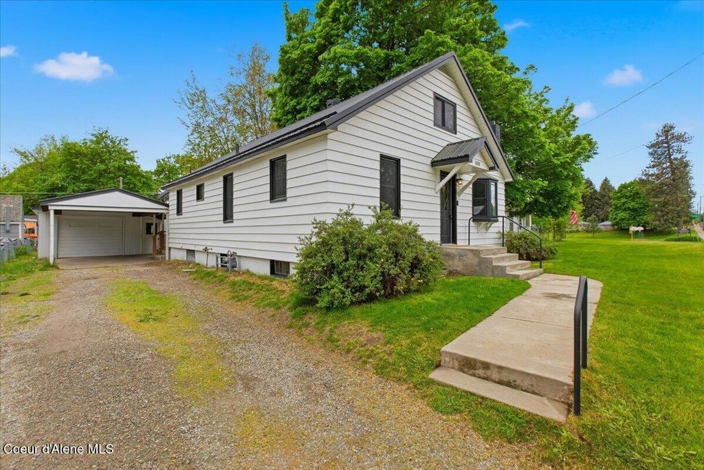 Photo of 1010 Harrison AVE, Coeur dAlene, ID 83814 (MLS # 26-5003)