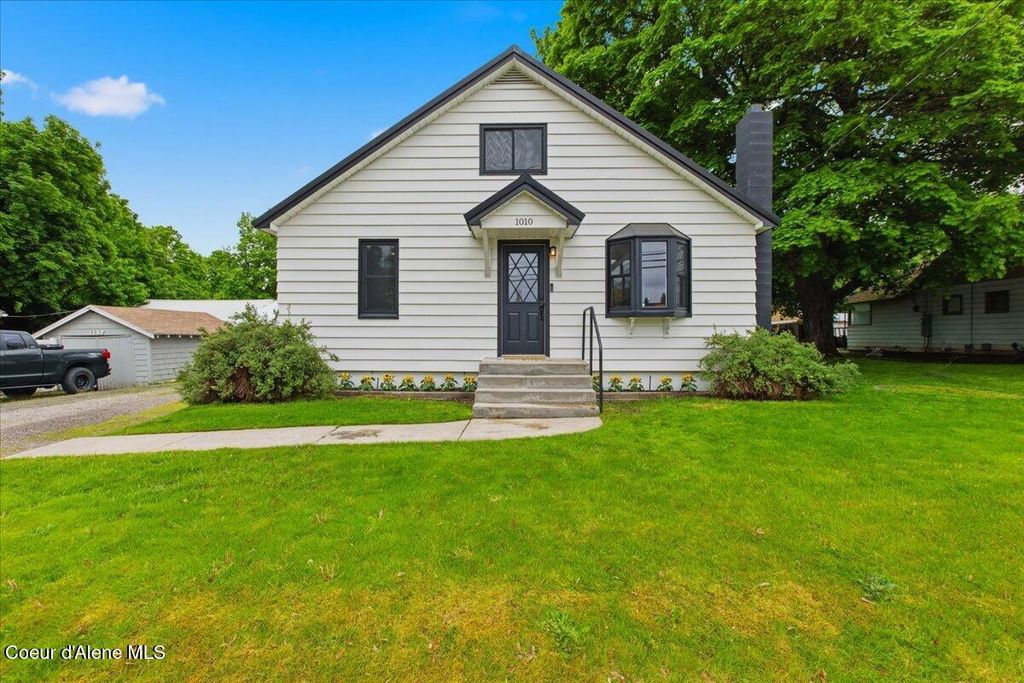 Photo of 1010 Harrison AVE, Coeur dAlene, ID 83814 (MLS # 26-5003)