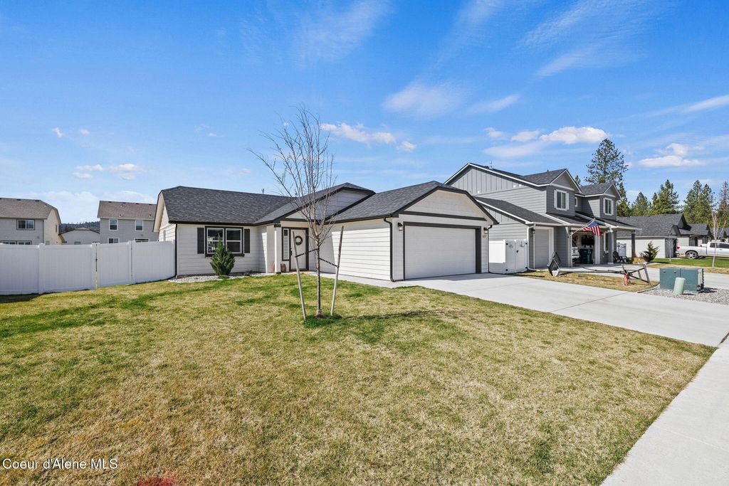 Photo of 16237 Hadley Loop, Rathdrum, ID 83858 (MLS # 26-2568)