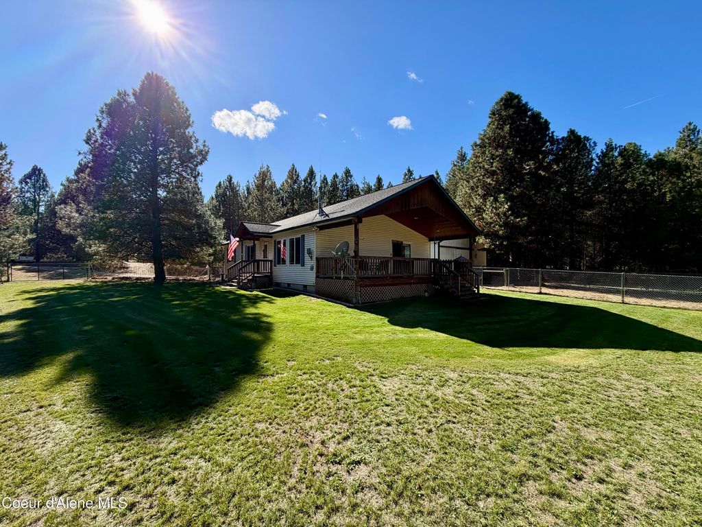 Photo of 36 Kings Spur Spur, Careywood, ID 83809 (MLS # 25-10048)