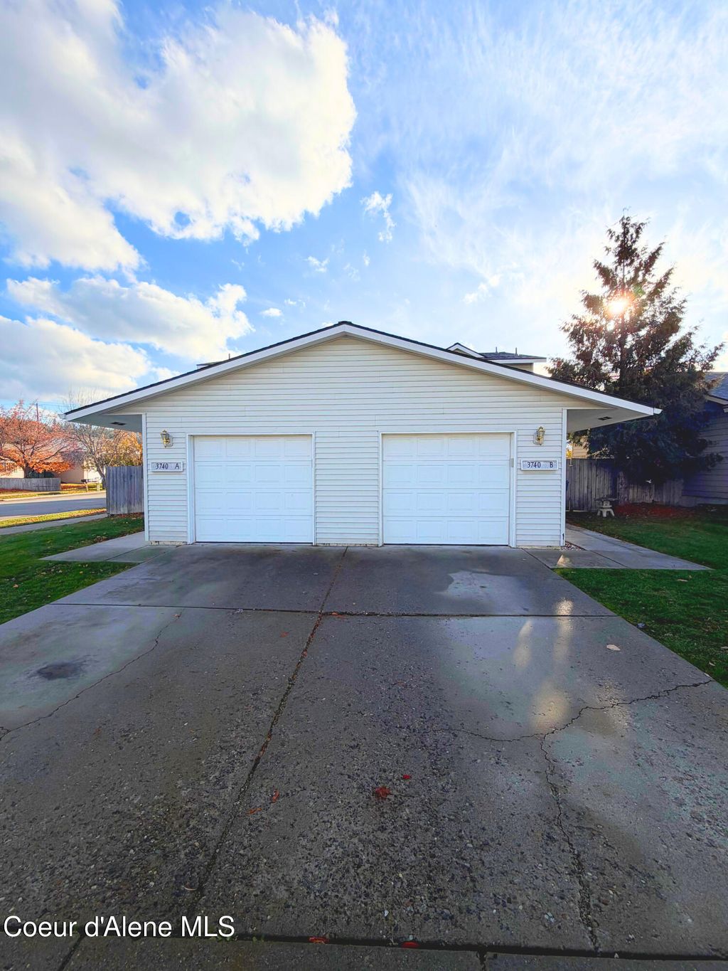 Photo of 3740 JORDAN Dr, Post Falls, ID 83854 (MLS # 25-10957)