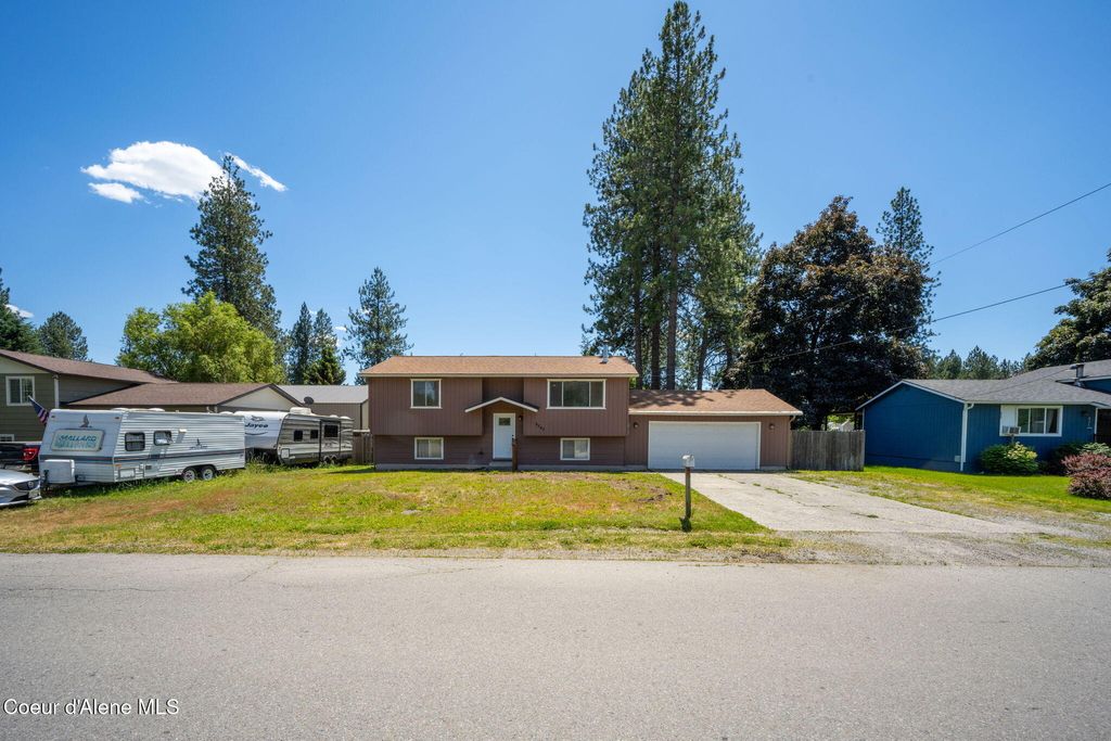 Photo of 8247 Montana ST, Rathdrum, ID 83858 (MLS # 26-7030)