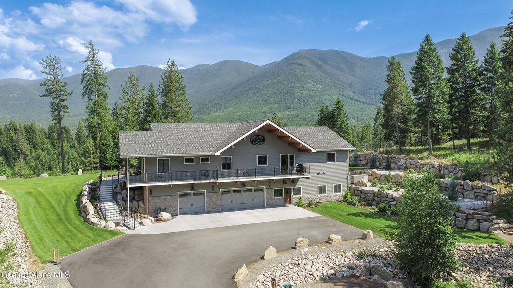 Photo of 893 Pinnacle Cir, Bonners Ferry, ID 83805 (MLS # 25-6515)