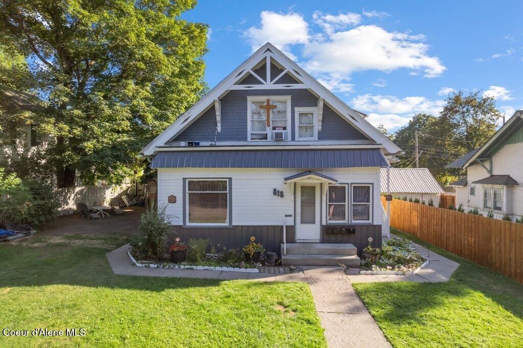 Photo of 818 Garden, Coeur dAlene, ID 83814 (MLS # 25-9573)