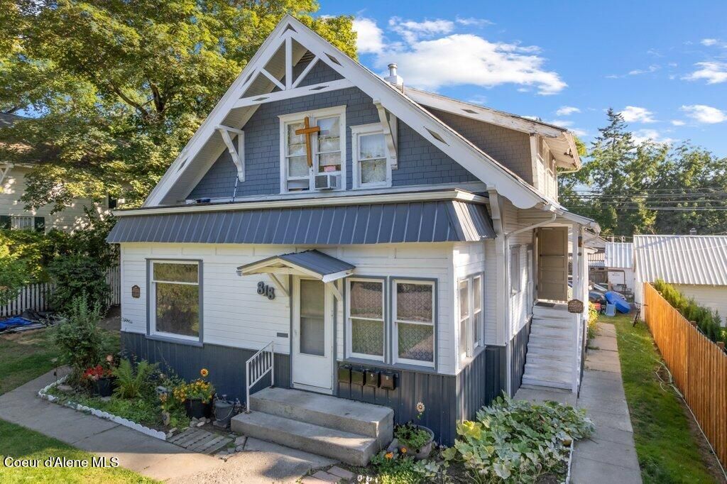 Photo of 818 Garden, Coeur dAlene, ID 83814 (MLS # 25-9573)