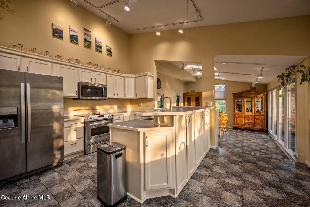 Photo of 5510 Parkwood CIR, Coeur dAlene, ID 83815 (MLS # 26-8600)