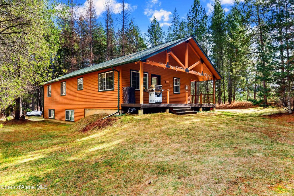 Photo of 5565 Selle Rd, Sandpoint, ID 83864 (MLS # 26-2539)