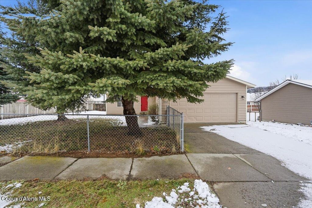 Photo of 14425 Stevens St, Rathdrum, ID 83858 (MLS # 26-294)