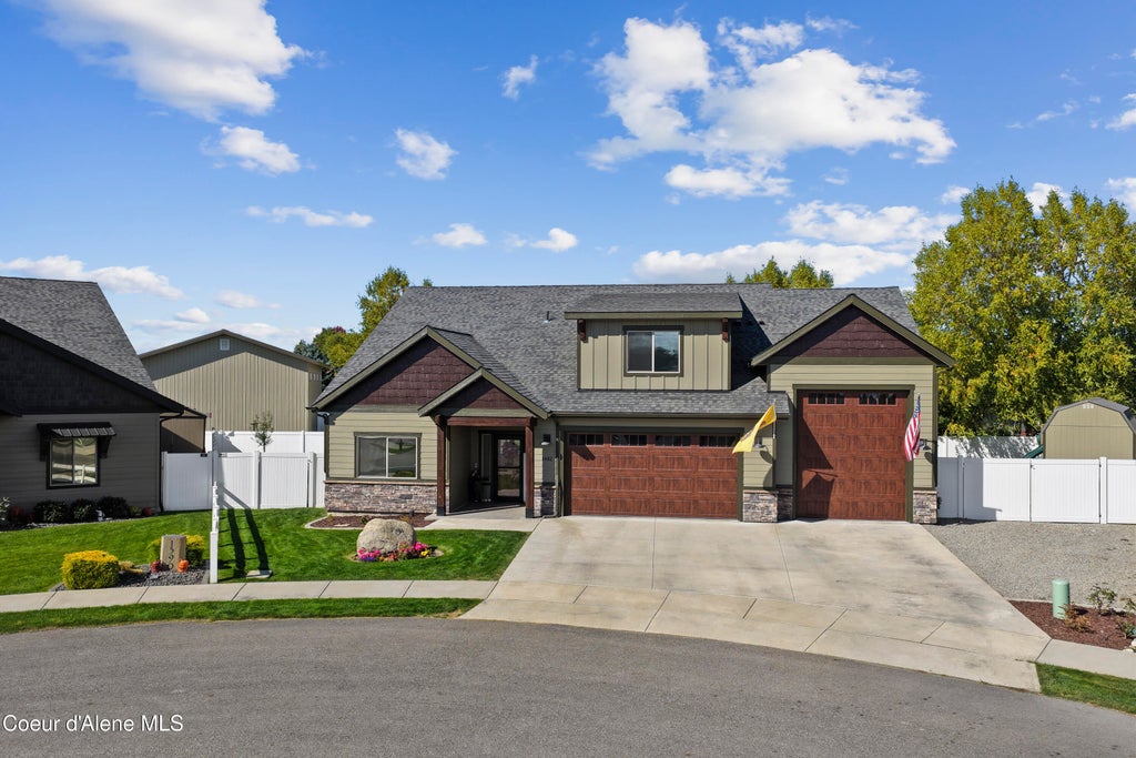 Photo of 1402 Wayward Cir, Post Falls, ID 83854 (MLS # 26-9898)