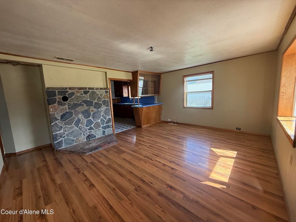 Photo of 116 4th Ave, Clark Fork, ID 83811 (MLS # 26-3857)