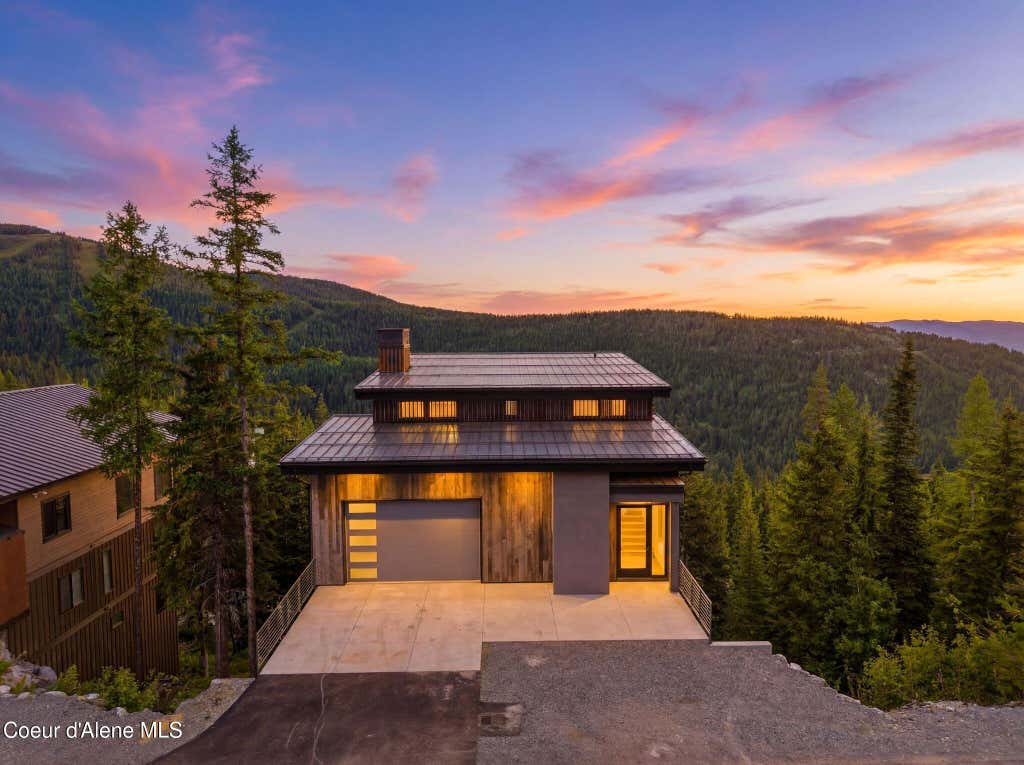 Photo of 277 Blizzard Drive Drive, Sandpoint, ID 83864 (MLS # 26-6272)