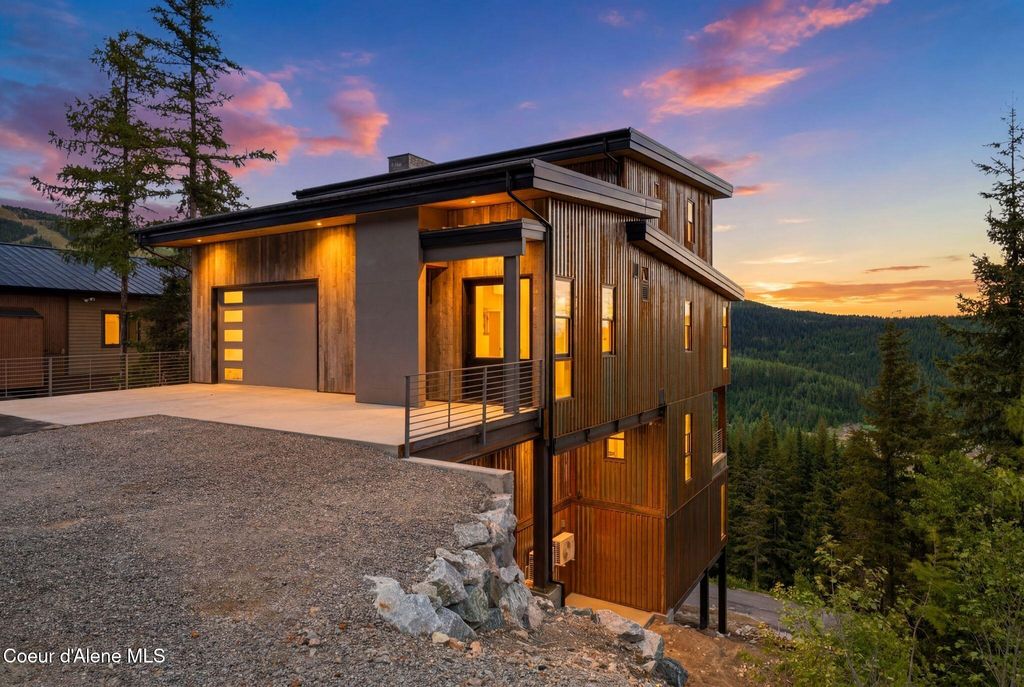Photo of 277 Blizzard Drive Drive, Sandpoint, ID 83864 (MLS # 26-6272)