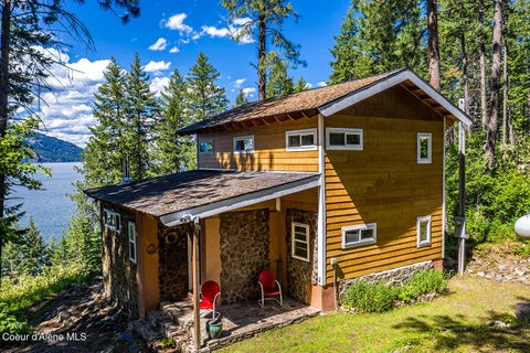 Homes For Sale - 812 Pine Cove Cove<br/> Bayview, ID 83803