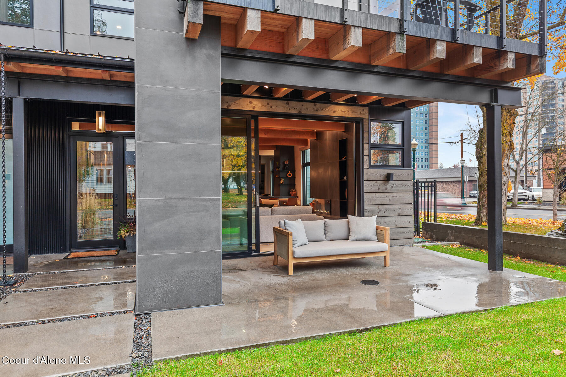 804 LAKESIDE