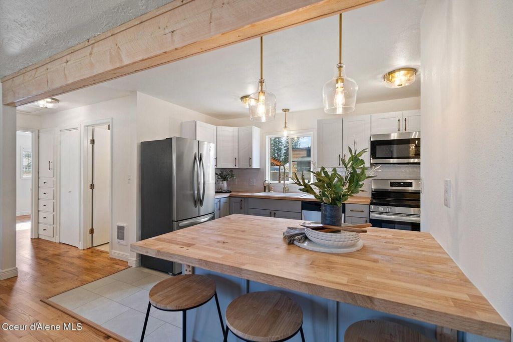 Photo of 1049 14th St, Coeur dAlene, ID 83814 (MLS # 26-2157)