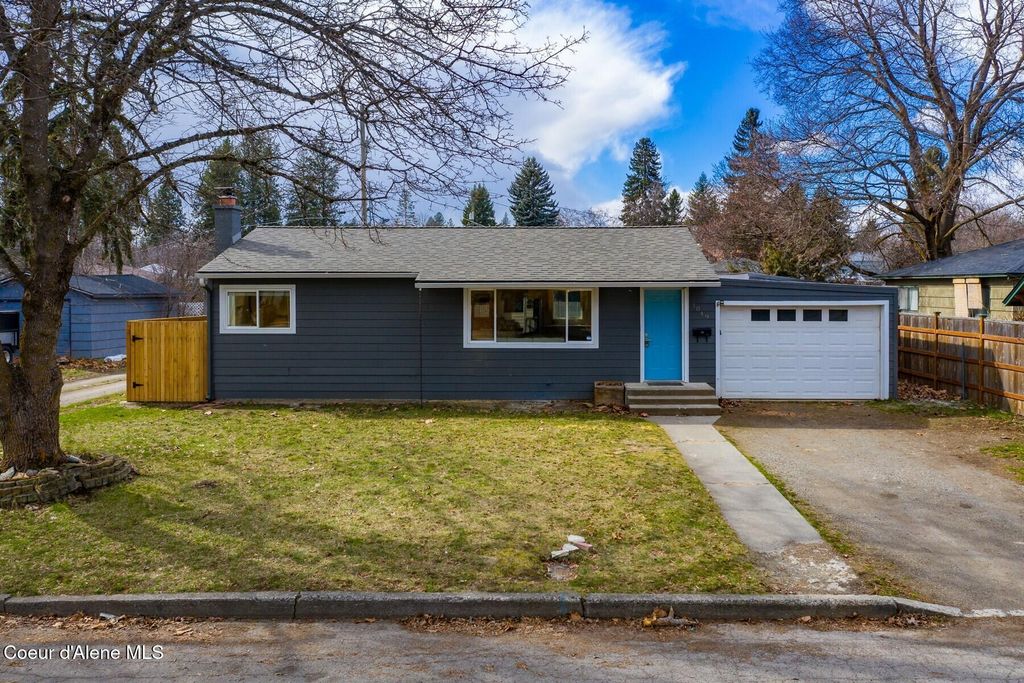 Photo of 1049 14th St, Coeur dAlene, ID 83814 (MLS # 26-2157)