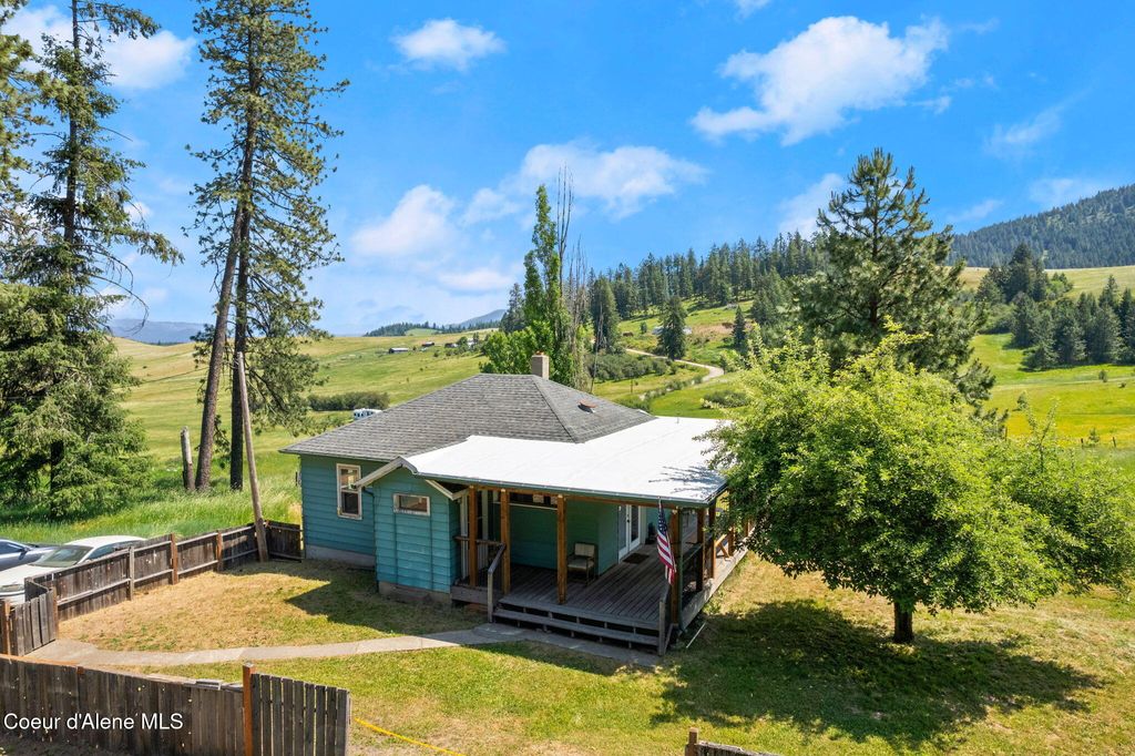 Photo of 39138 HIGHWAY 3, St. Maries, ID 83861 (MLS # 25-6147)