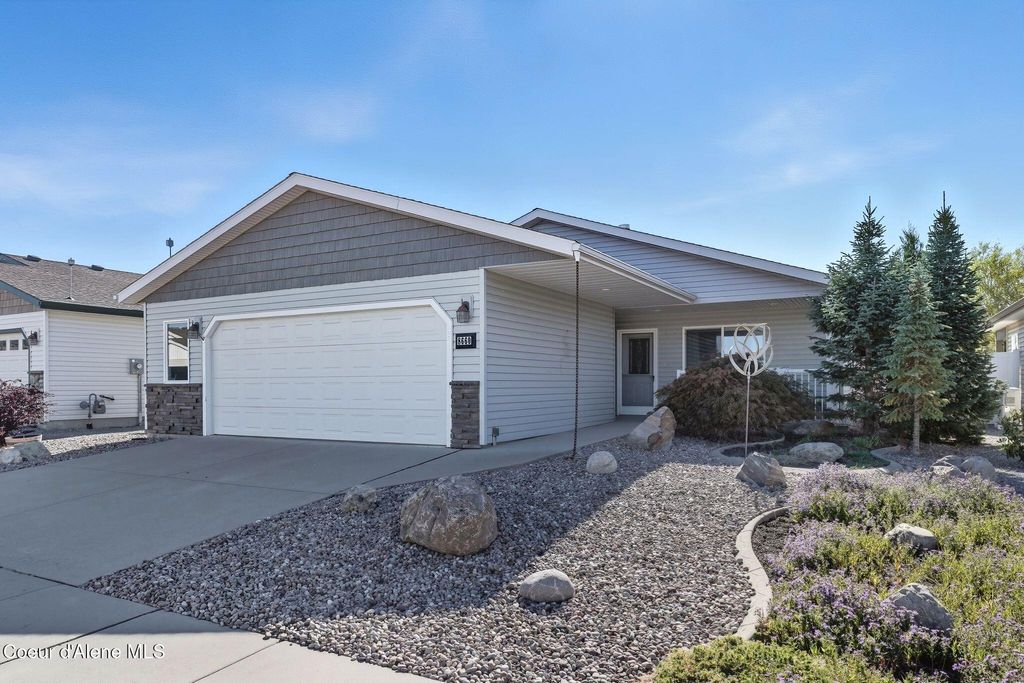 Photo of 8660 Sawtooth St, Rathdrum, ID 83858 (MLS # 25-10192)