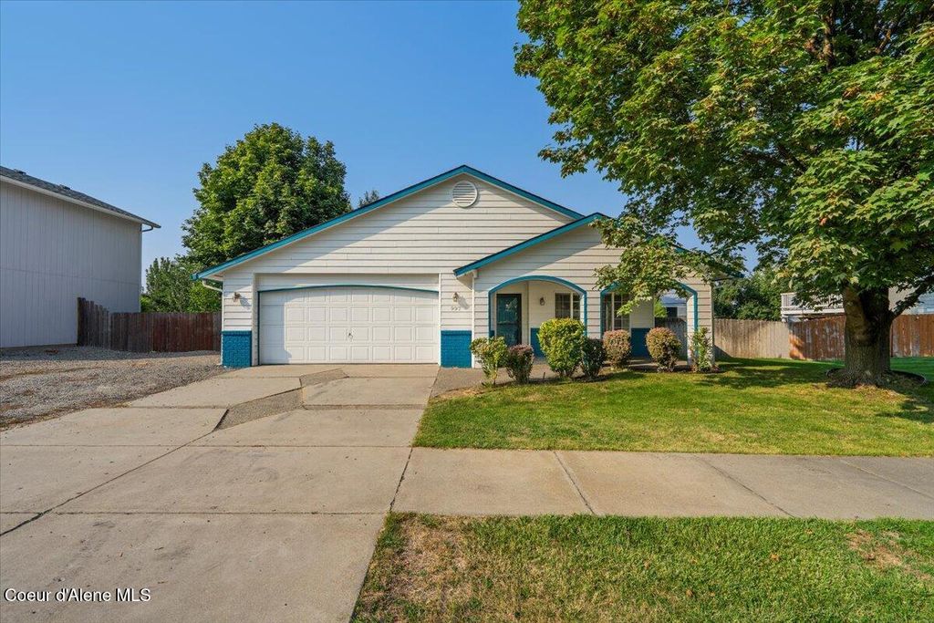 Photo of 997 STARLING Ave, Hayden, ID 83835 (MLS # 25-10679)