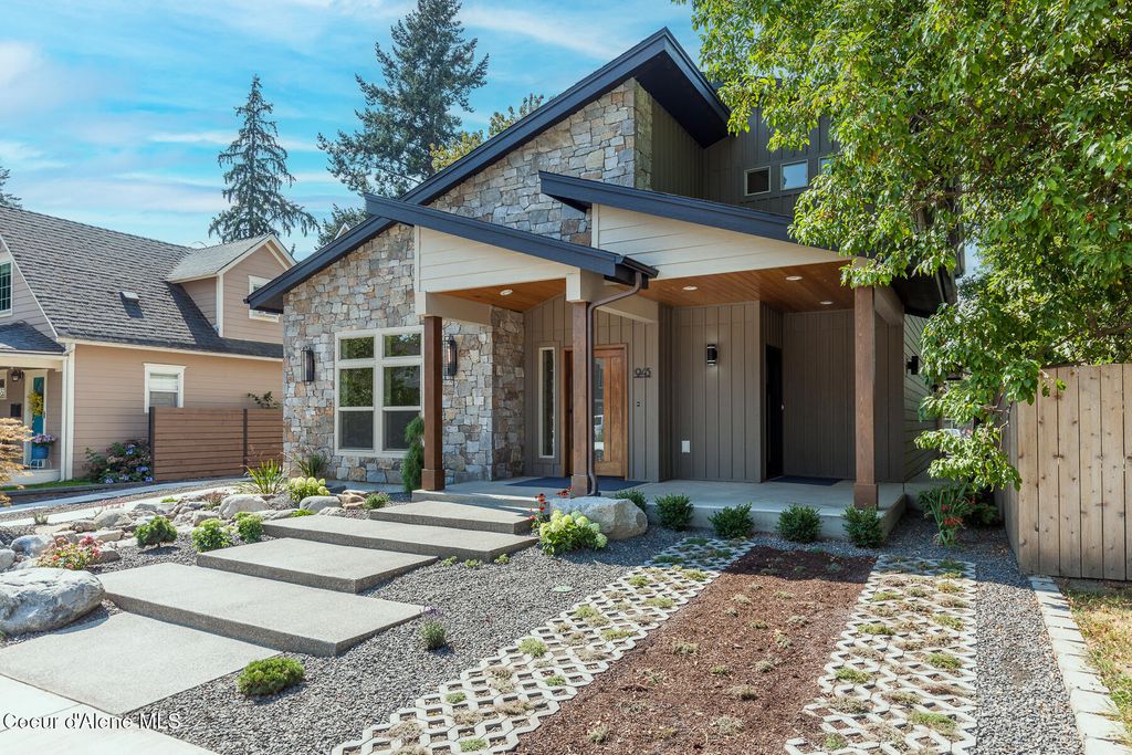 Photo of 945 5TH St, Coeur dAlene, ID 83814 (MLS # 25-7533)