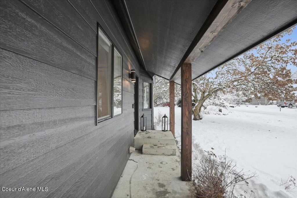 Photo of 387 Iowa Ave, Hayden, ID 83835 (MLS # 26-372)