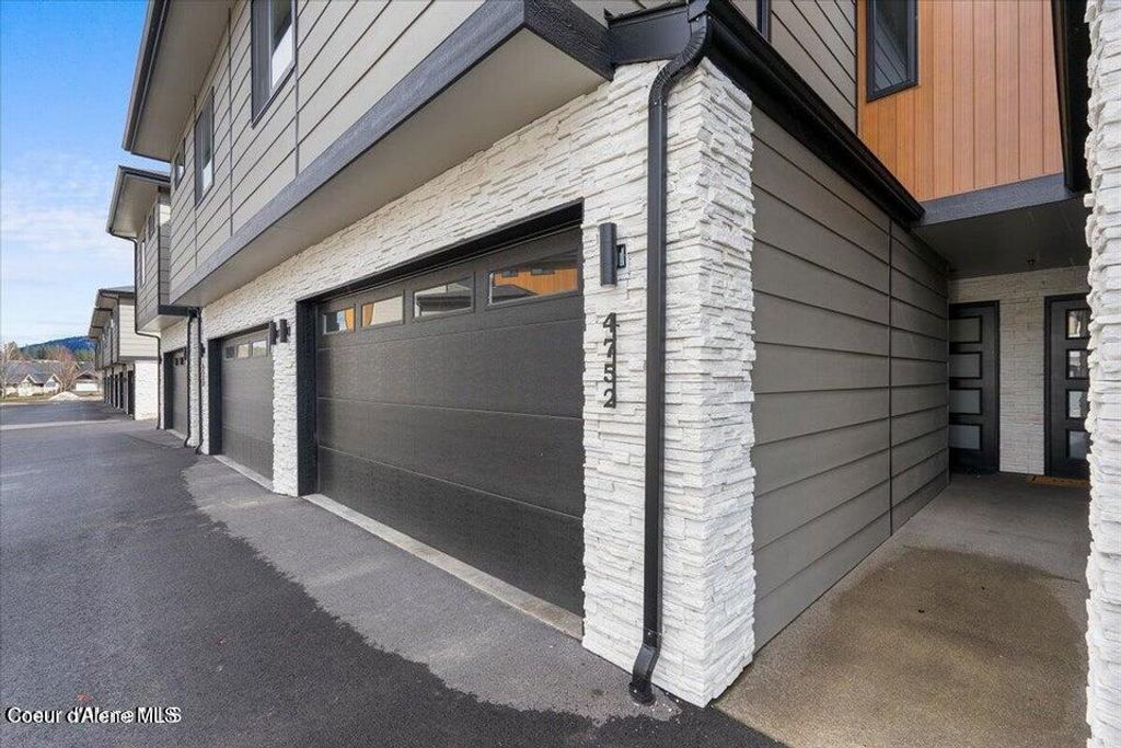 Photo of 4752 KONA Dr, Coeur dAlene, ID 83814 (MLS # 25-10918)