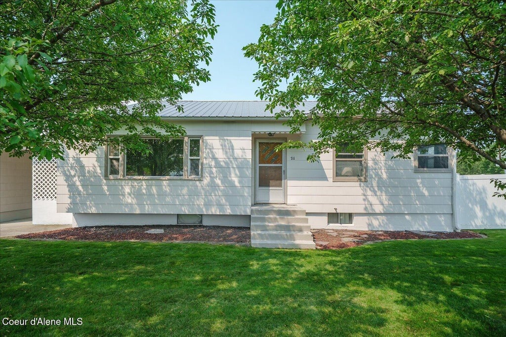 Photo of 711 Mullan AVE, Post Falls, ID 83854 (MLS # 26-9940)