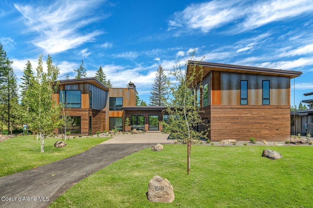 Photo of 15111 CHALK HILL Dr, Coeur dAlene, ID 83814 (MLS # 25-2682)