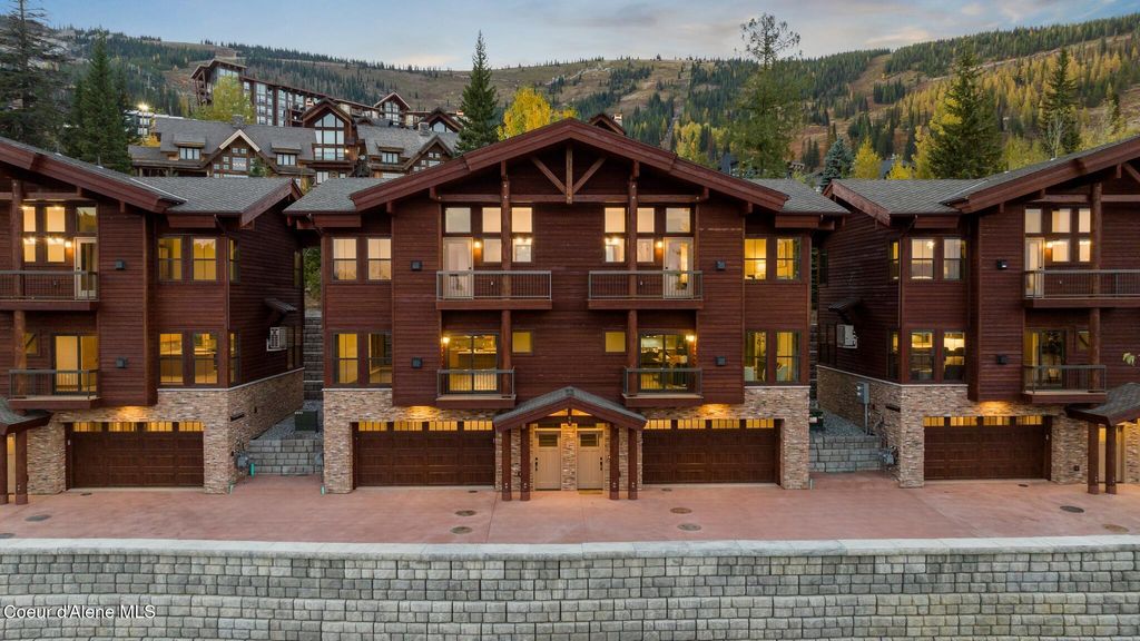 Photo of 38 Olaf Ct, Sandpoint, ID 83864 (MLS # 25-4396)
