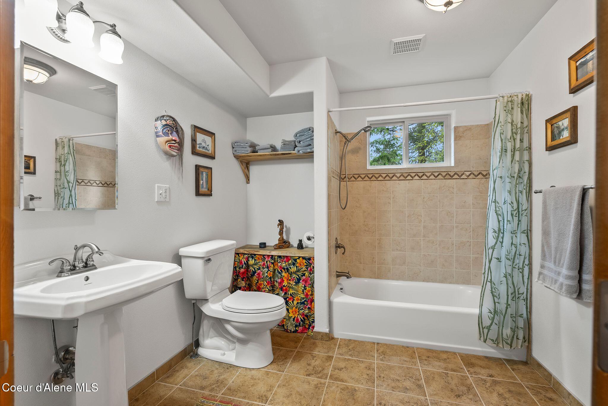 335 Tamarack Ln, Sagle, Alaska image 35