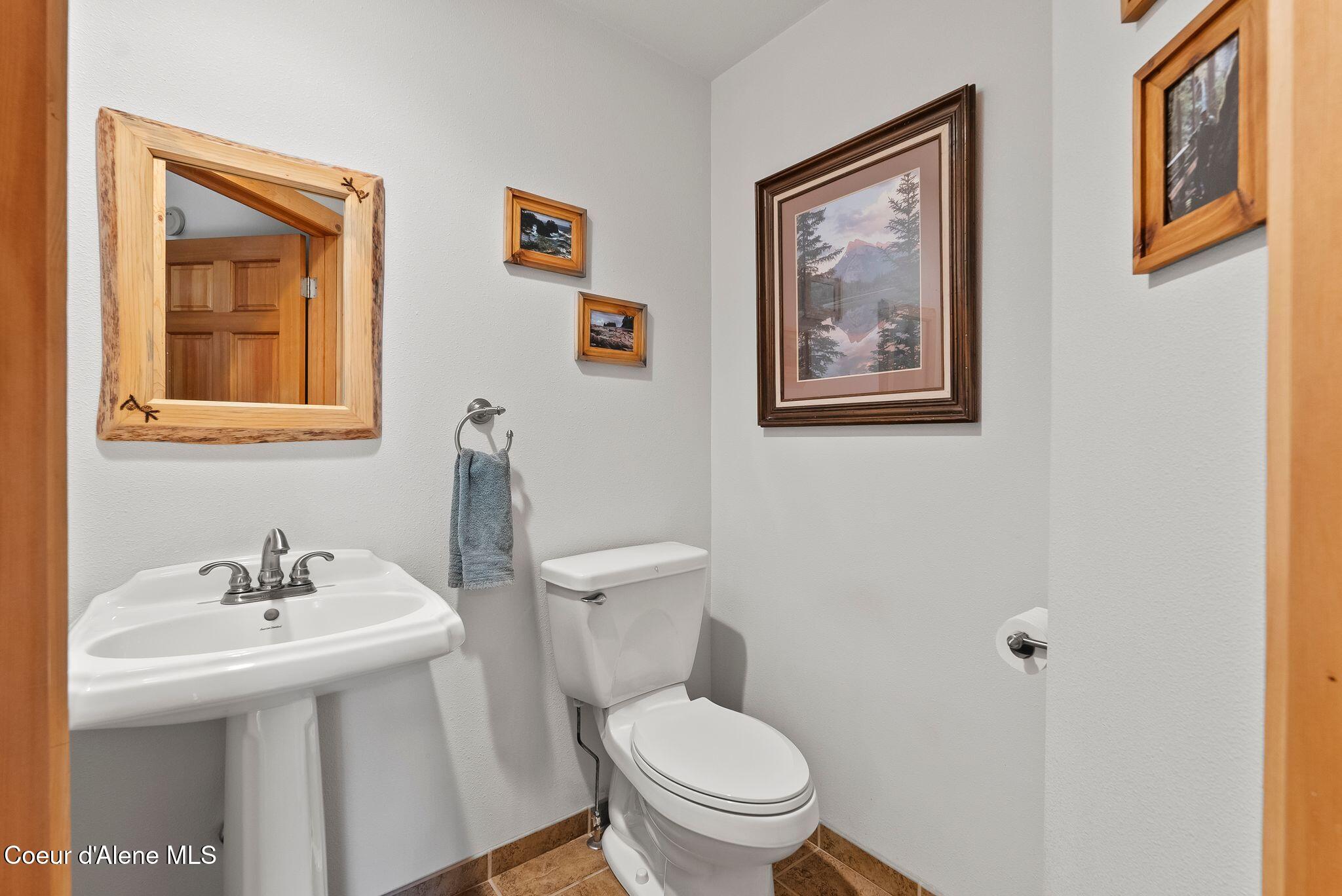 335 Tamarack Ln, Sagle, Alaska image 23