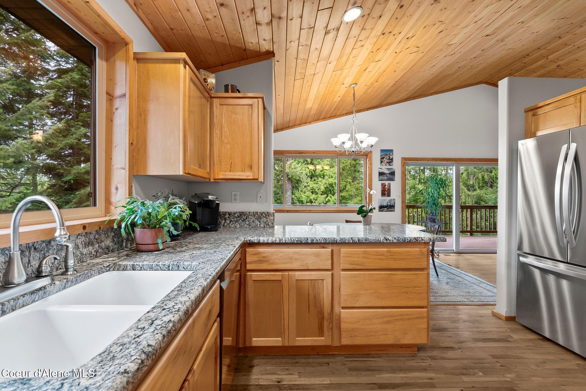 335 Tamarack Ln, Sagle, Alaska image 13
