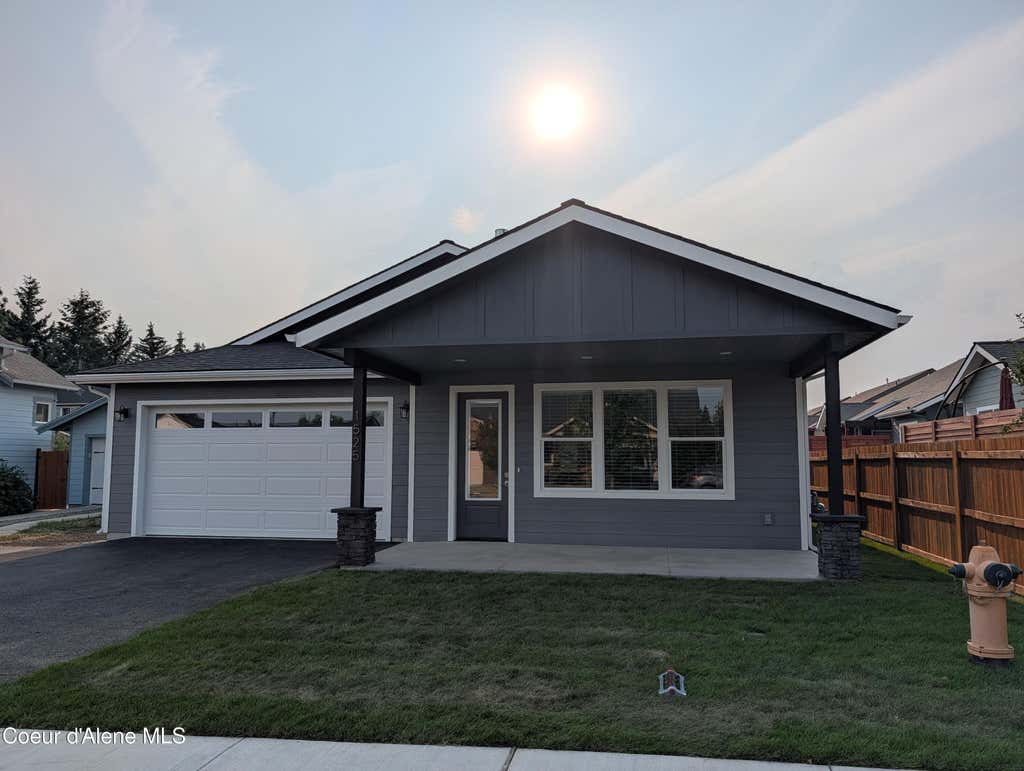 Photo of 1525 Nicholas Way, Sandpoint, ID 83864 (MLS # 26-8366)