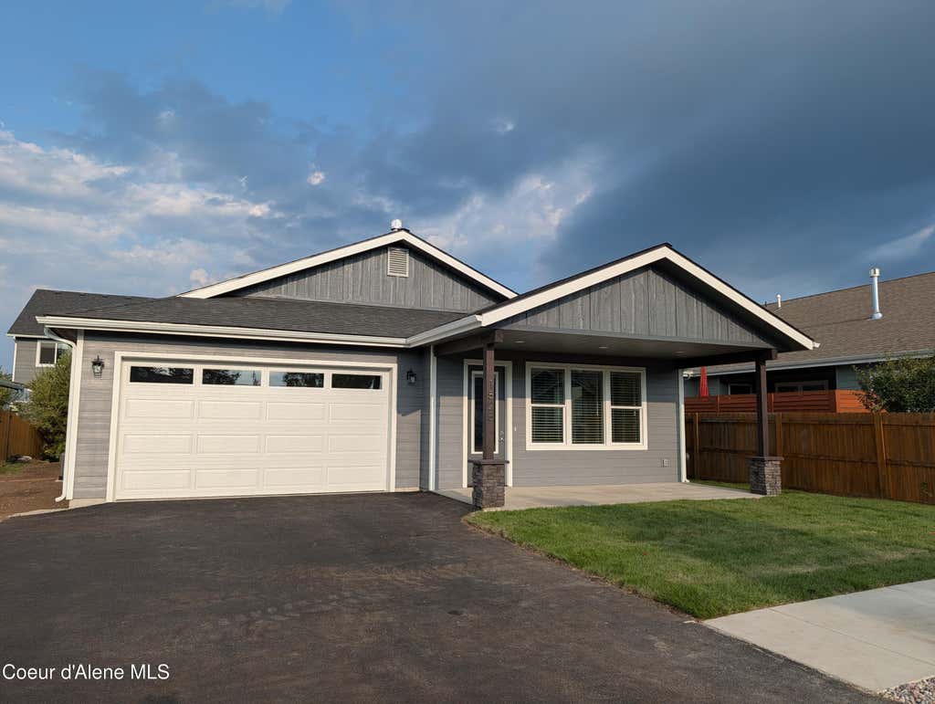 Photo of 1525 Nicholas Way, Sandpoint, ID 83864 (MLS # 26-8366)