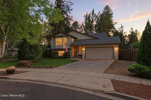 Photo of 102 RIVERWOOD Ct, Post Falls, ID 83854 (MLS # 25-8514)