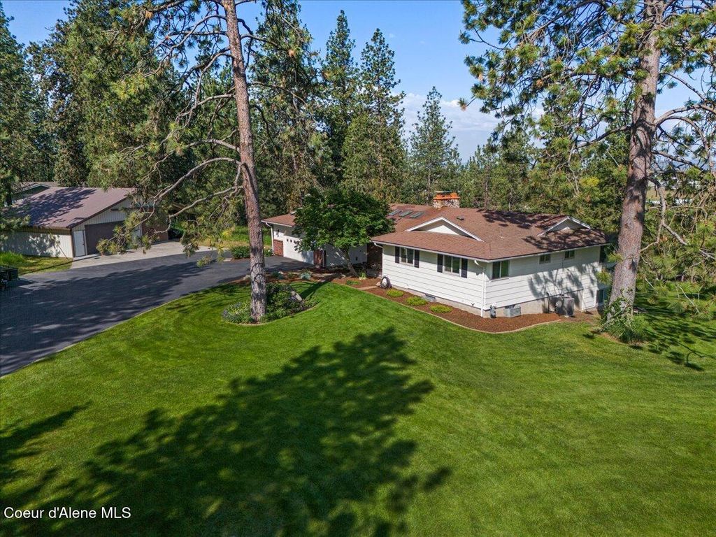 Photo of 2491 Cranston Ct, Post Falls, ID 83854 (MLS # 26-1122)