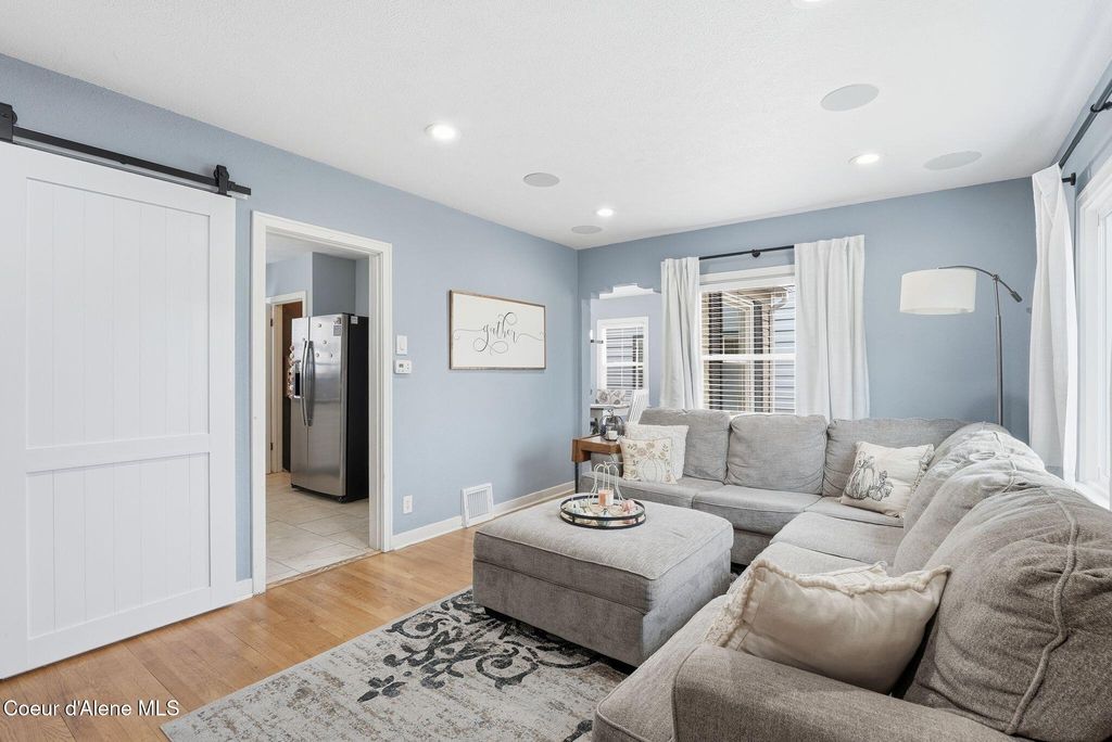 Photo of 5018 STEVENS St, Spokane, WA 99205 (MLS # 26-3578)