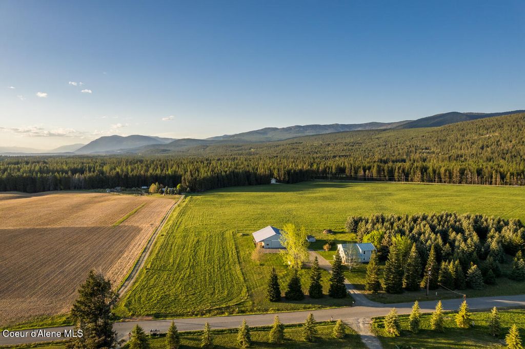 Photo of 407 Fawn LN, Bonners Ferry, ID 83805 (MLS # 26-4545)